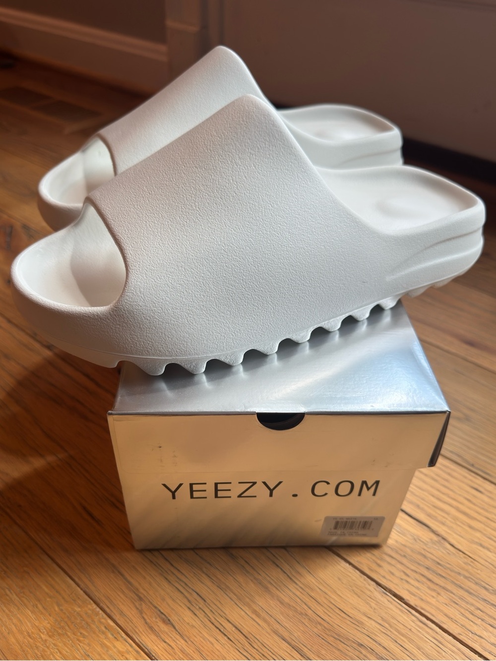 Yeezy Slide 01 in White